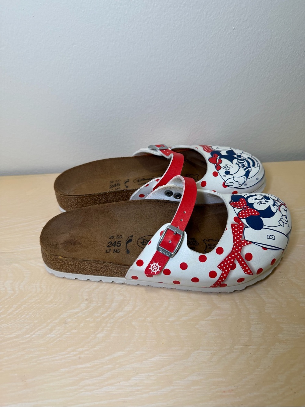 Collectors Birki's/Disney brand Maria clogs
Size: U.K 38 L 7 M 5 - Picture 5 of 7